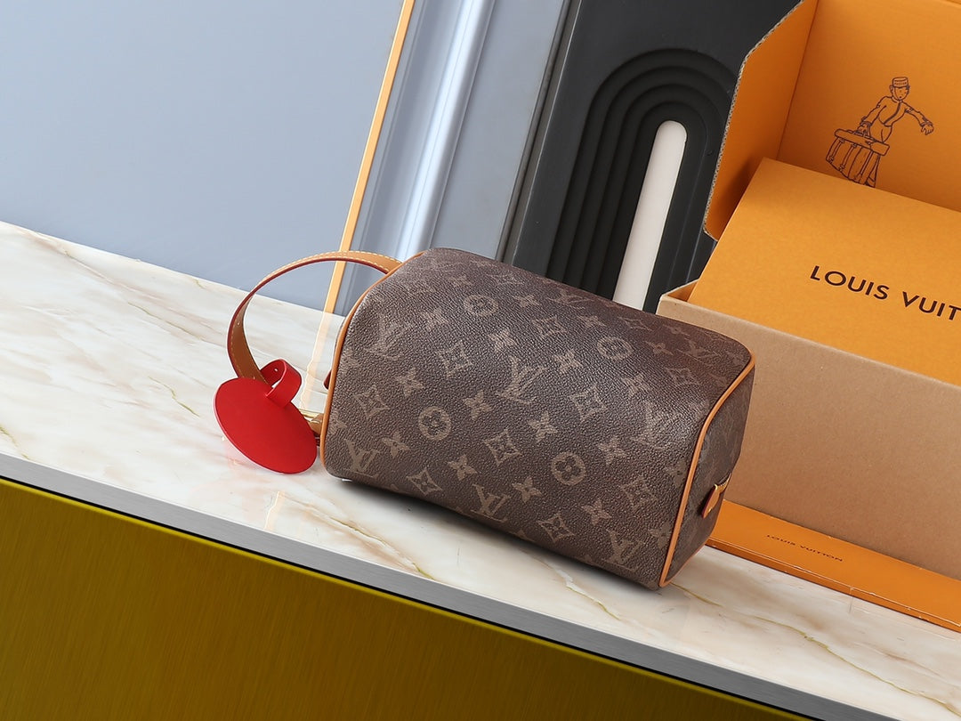 15RE69BDE Stylish leather bag
