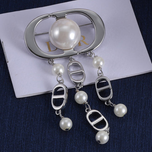 14D554XDE Stylish Brooch