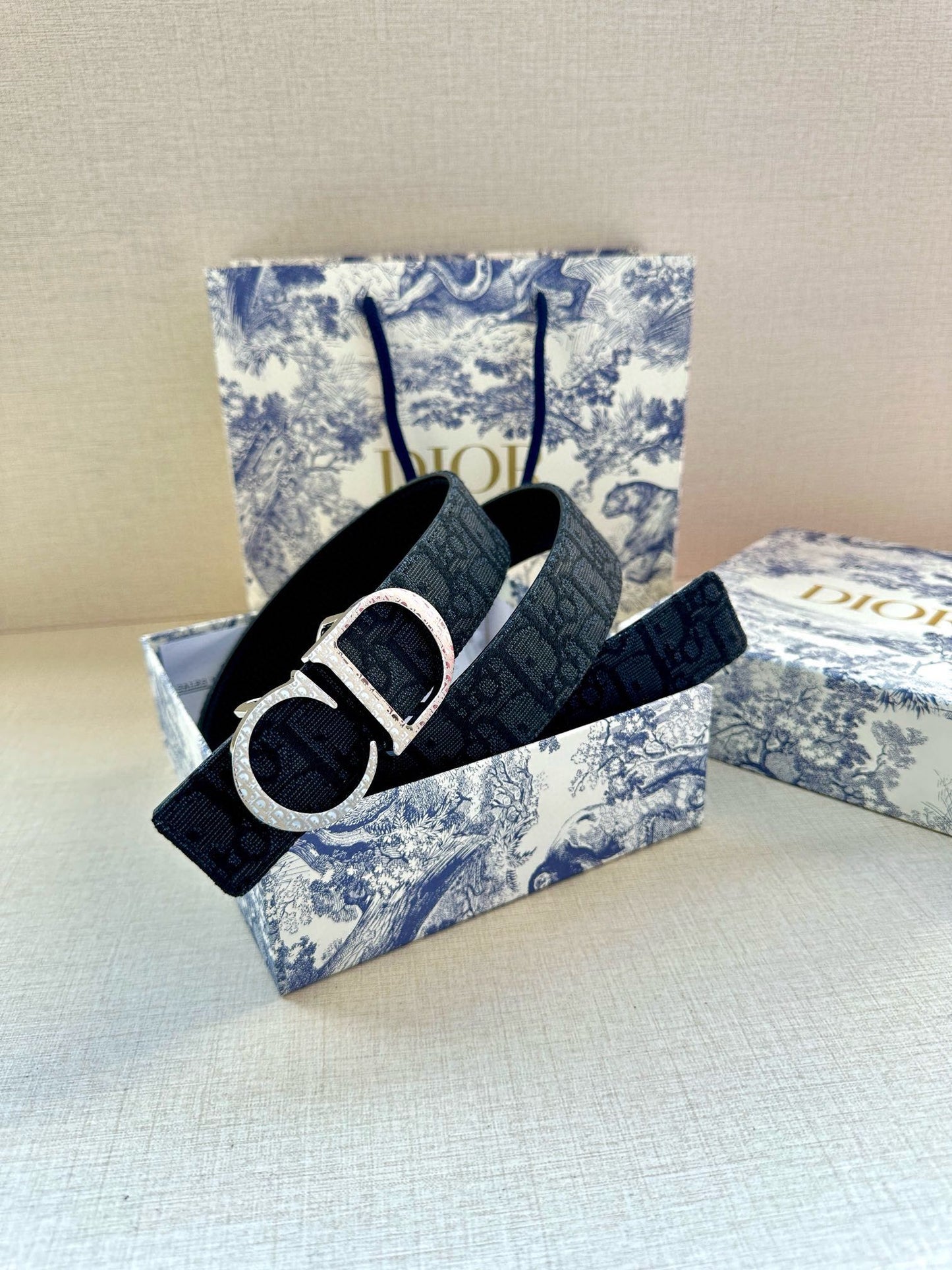 155RD206PDE Stylish  High quality belt With full package