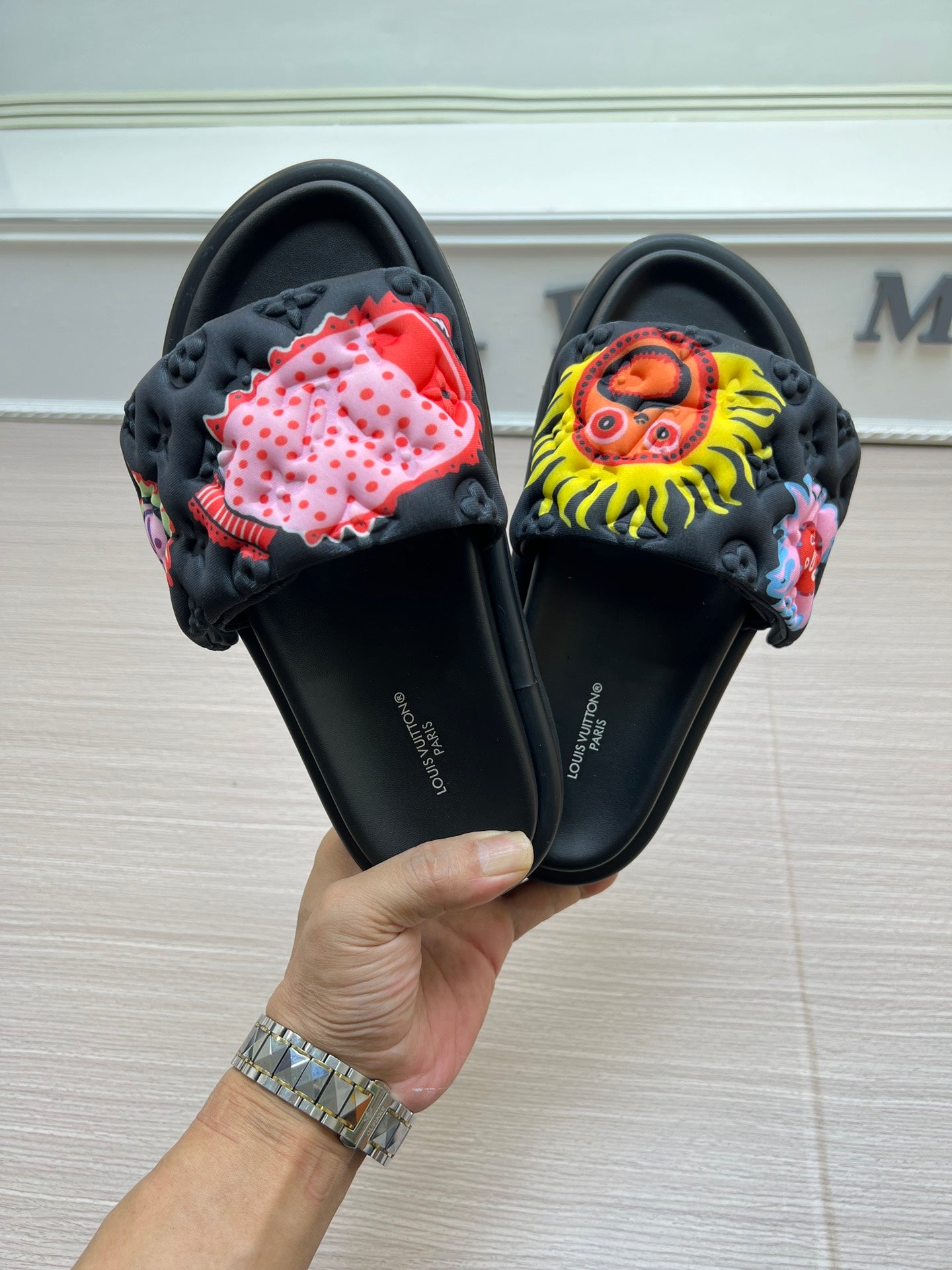 5YE154ZDE Stylish Slippers
