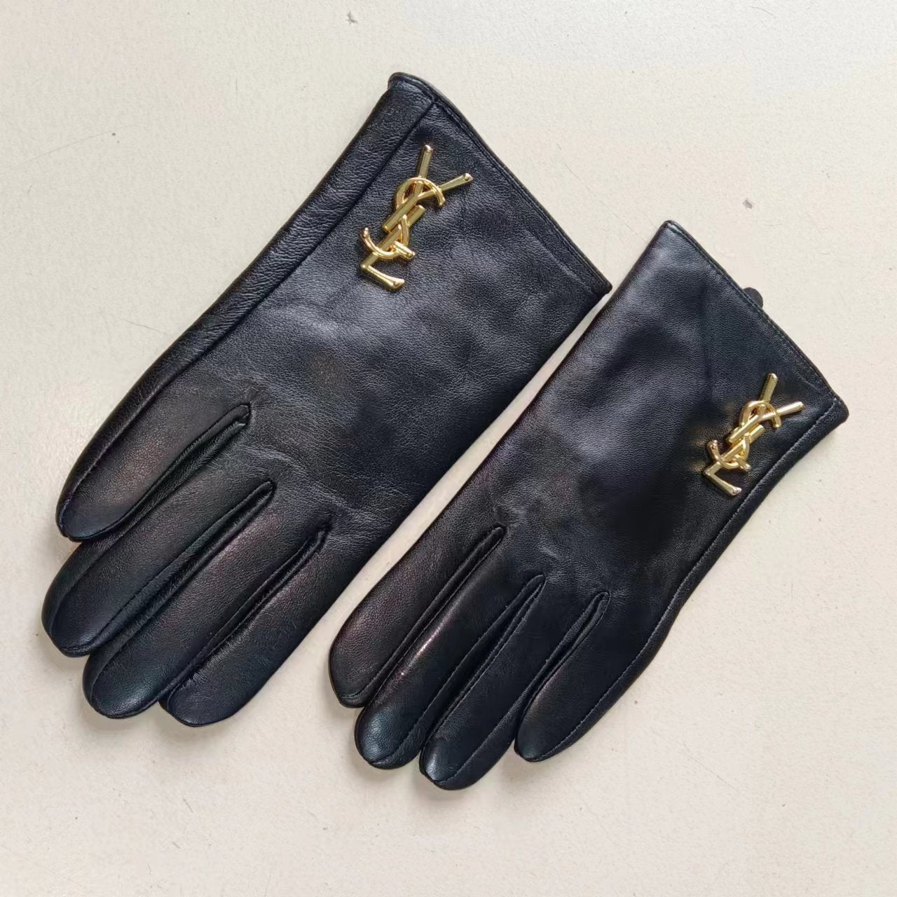 24SL85SDE Stylish gloves