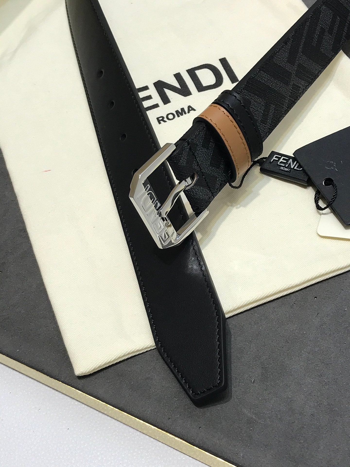 14F78PDE Stylish  High quality belt With full package