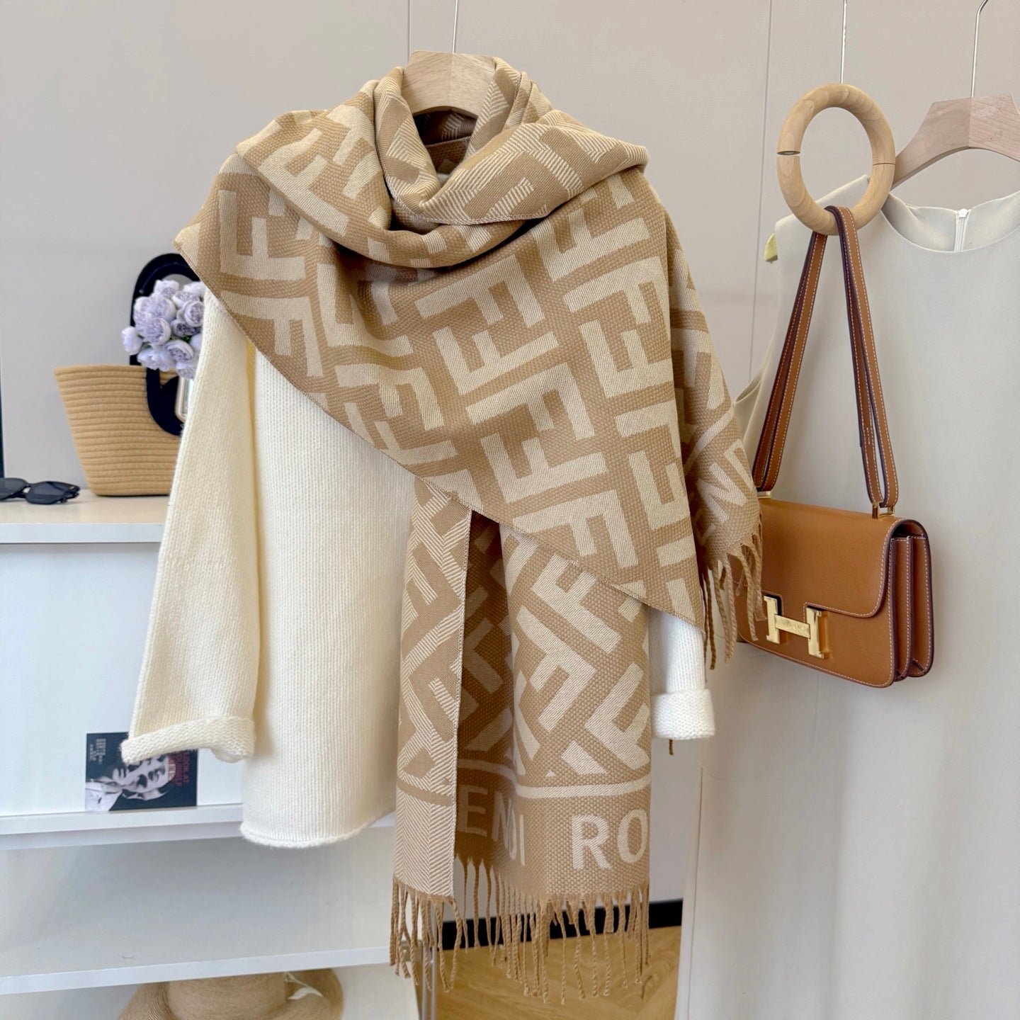 185ZF68WDE Stylish  Winter Scarves