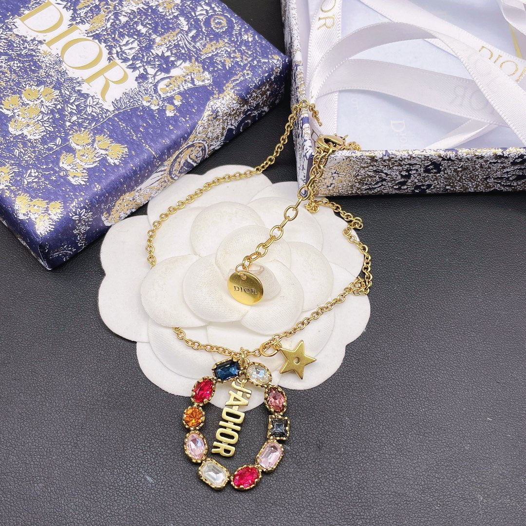 1YD52XDE Stylish Necklaces