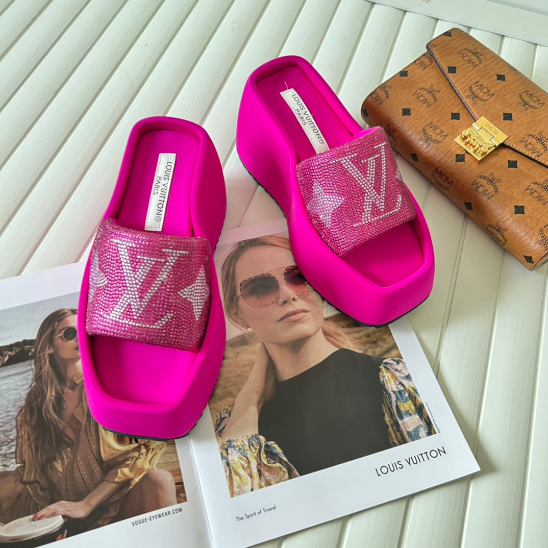 14E90ZDE Stylish Slippers