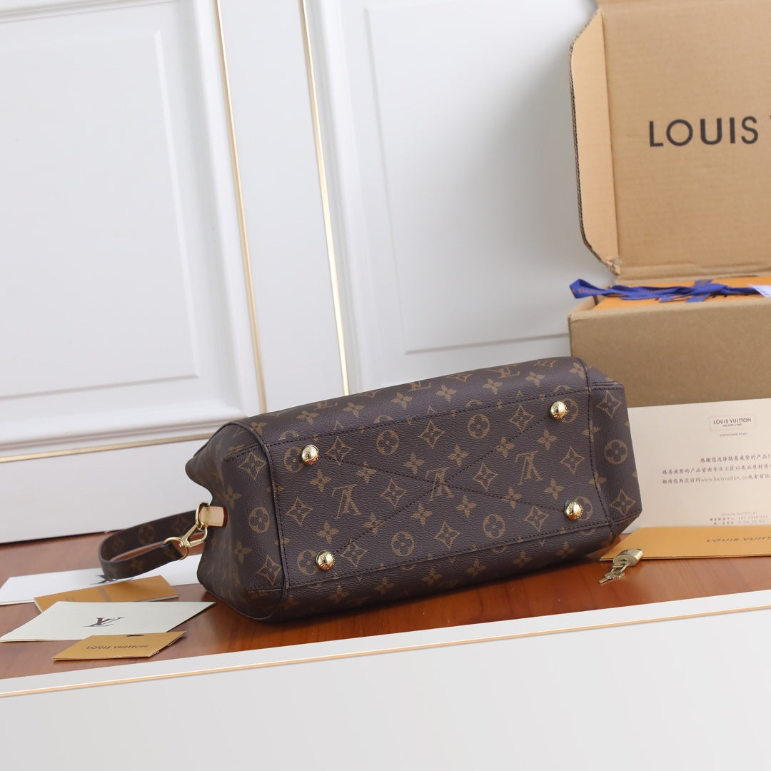 2XE317BDE Stylish leather bag 