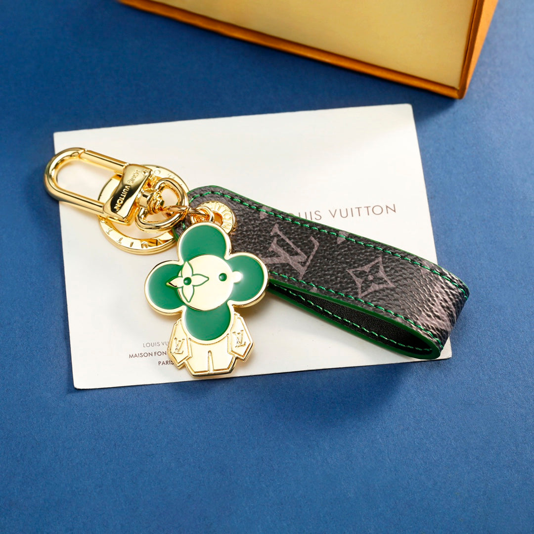 14E11ADE Stylish key closure
