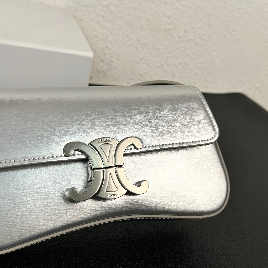 1XE271BDE Stylish leather bag 