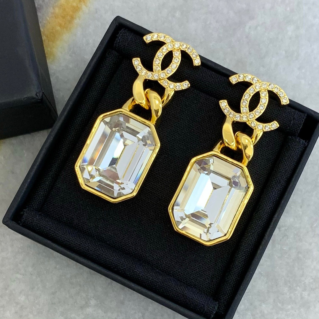 14C417EDE Stylish Earrings