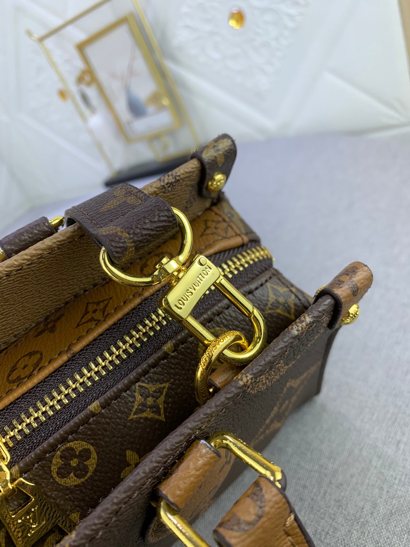 2XE320BDE Stylish leather bag 