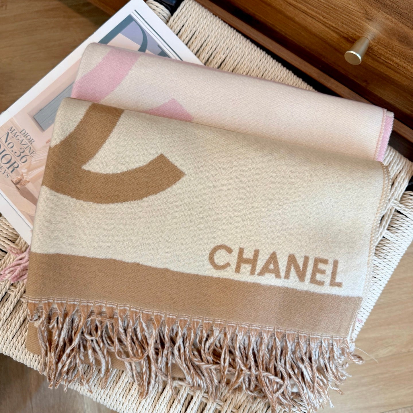 185ZC42WDE Stylish Winter Scarves