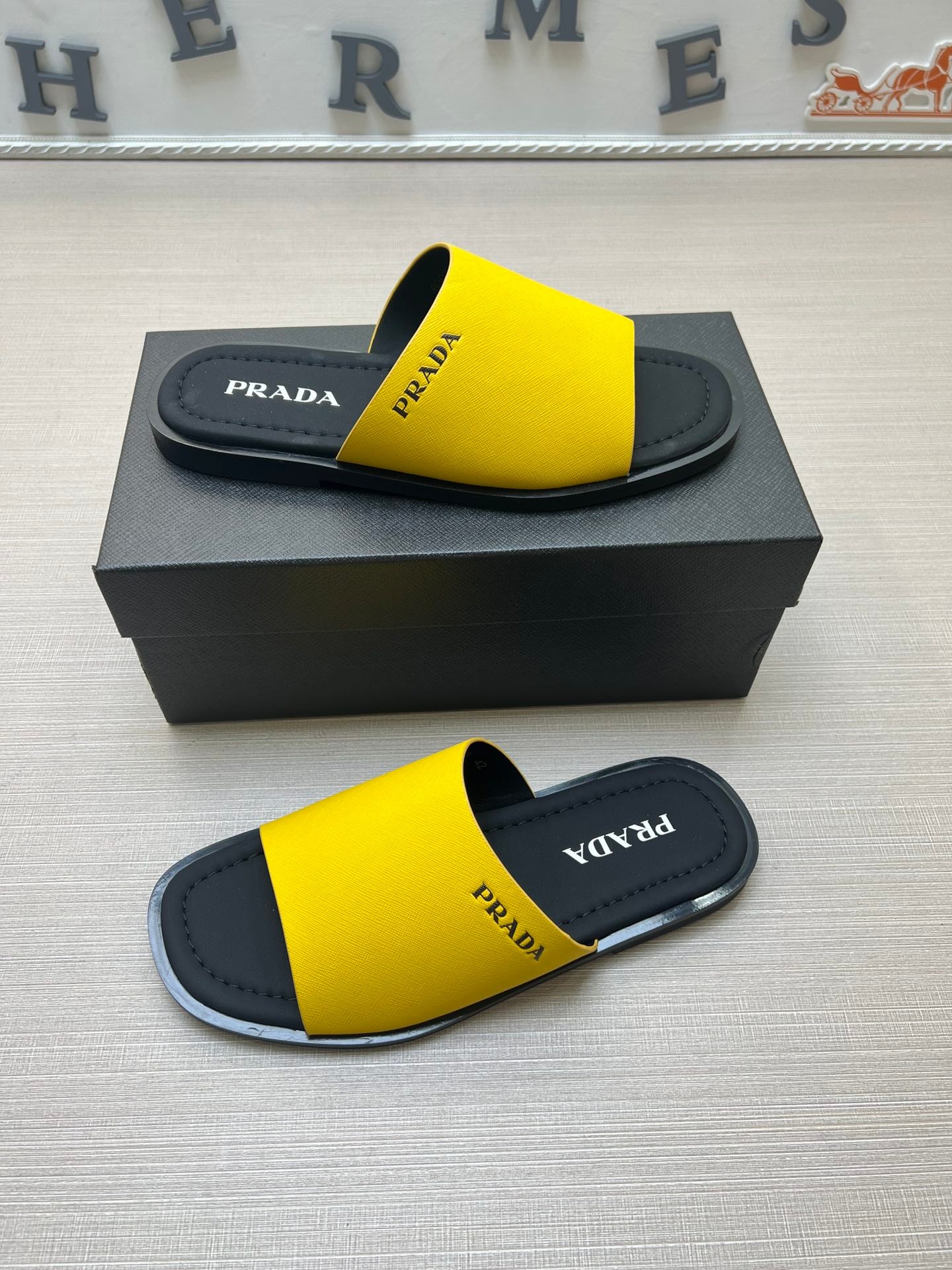 54PD75ZDE Stylish slippers