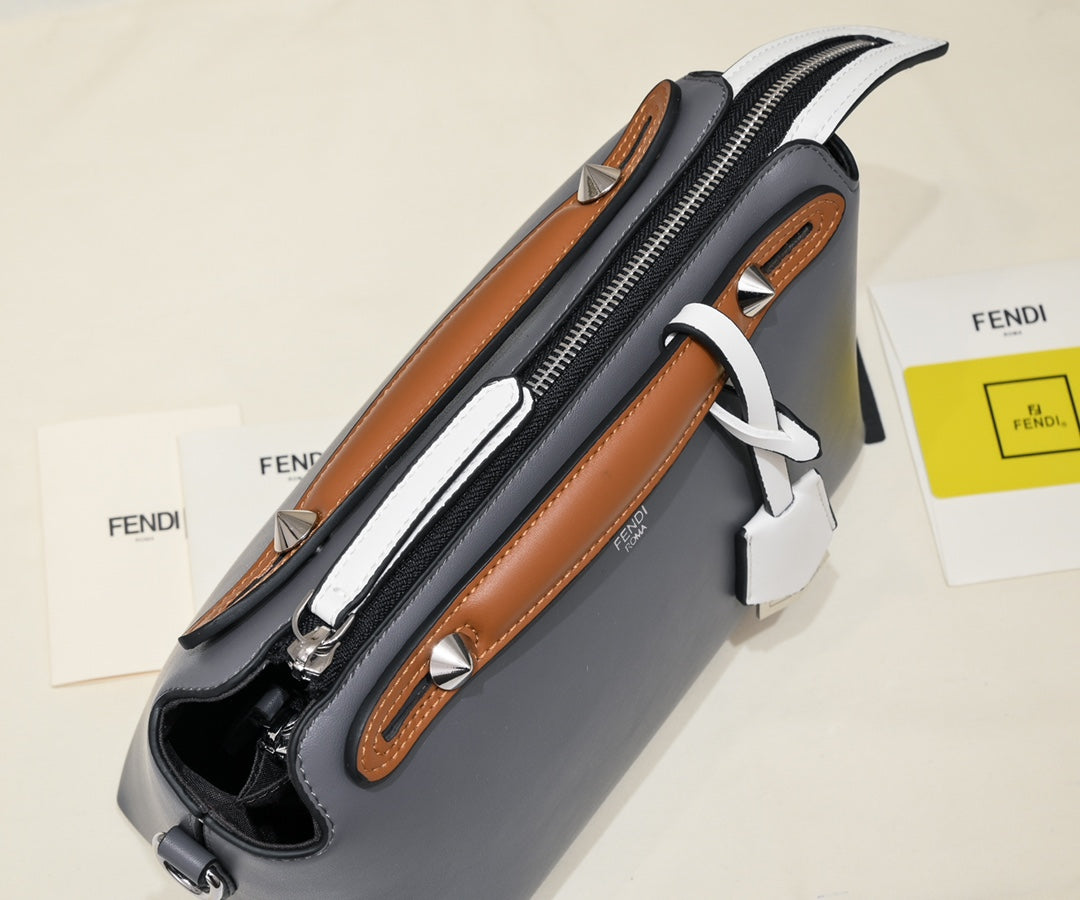 2XF132BDE Stylish leather bag 