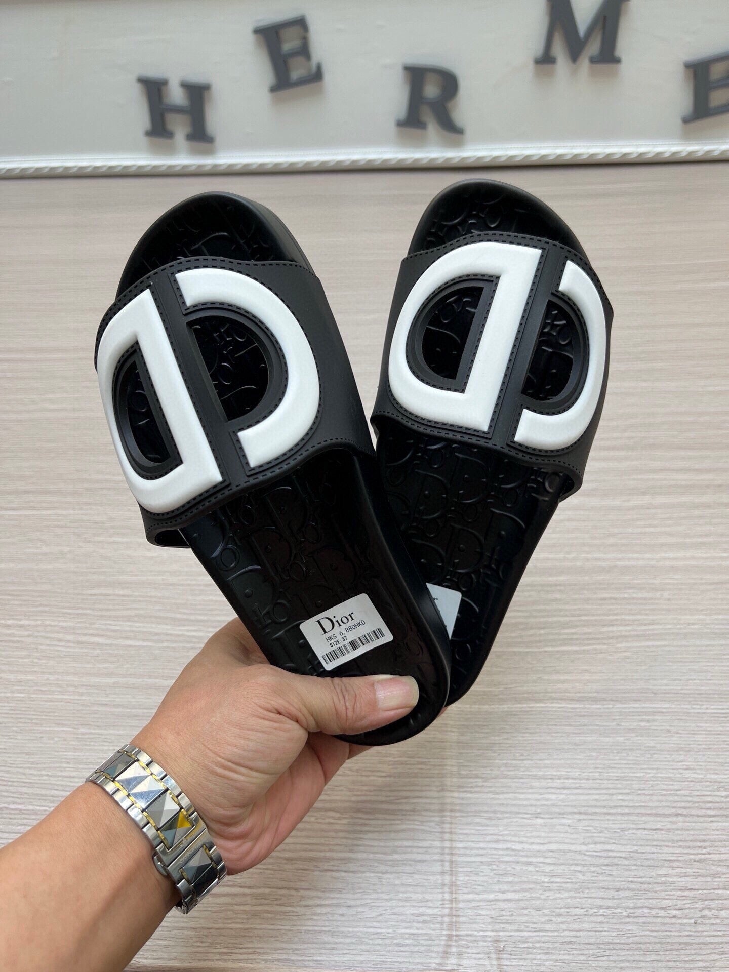 5LD213ZDE Stylish Slippers