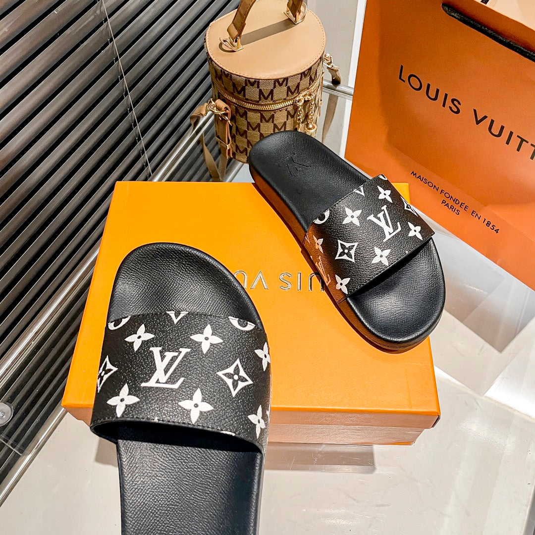 14E195ZDE Stylish Slippers