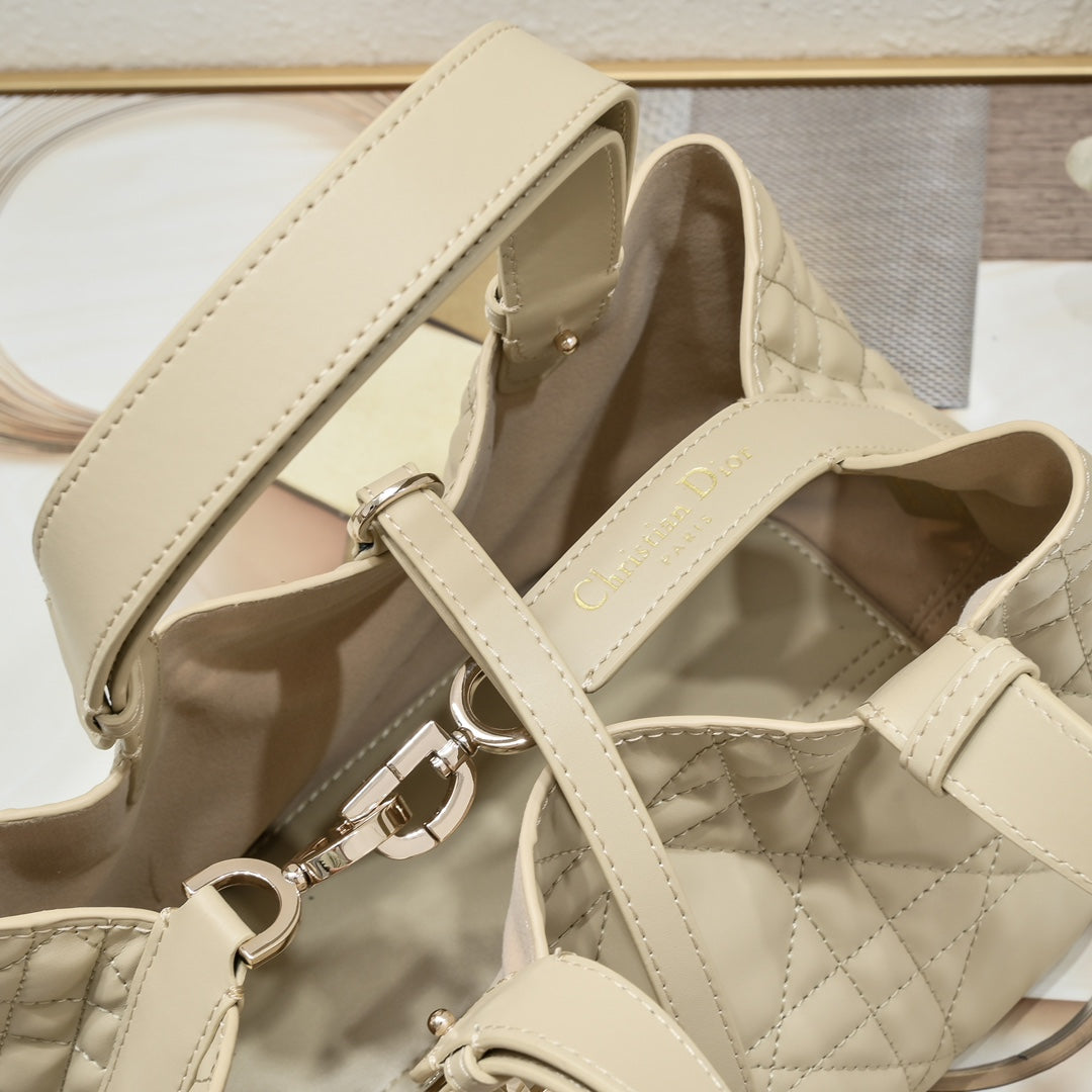 2XD359BDE Stylish leather bag 
