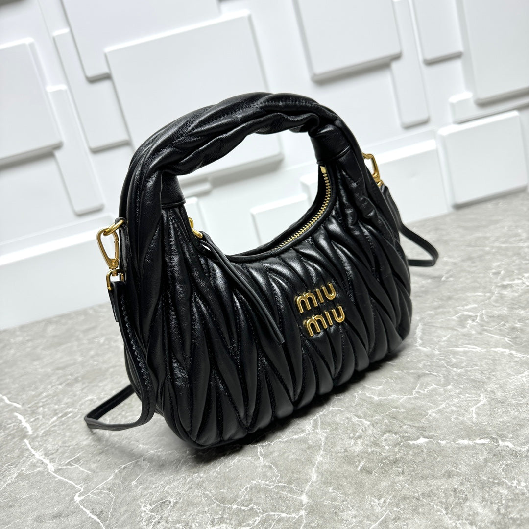 2WA19BDE Stylish leather bag