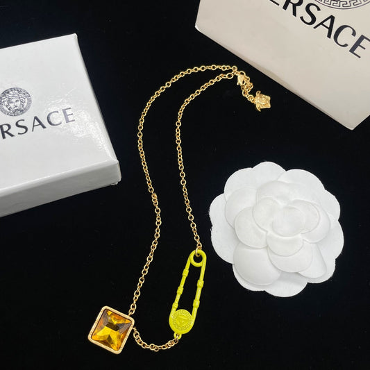 175RB47XDE Stylish Necklaces