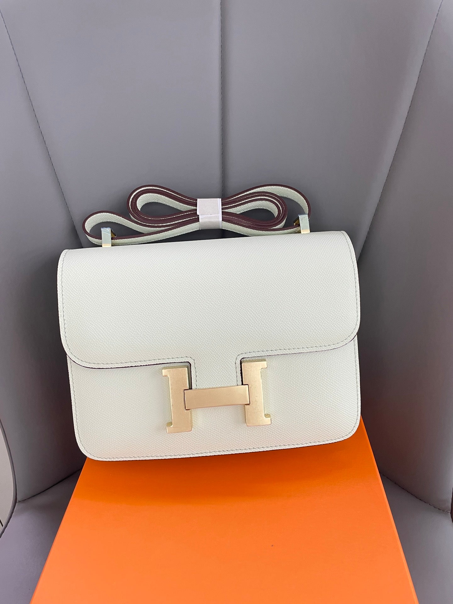 155NH64BDE Stylish leather bag