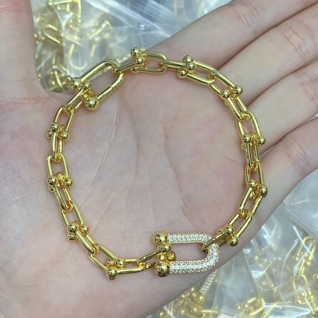 8XT31XDE Stylish  Earring Bracelets Necklaces