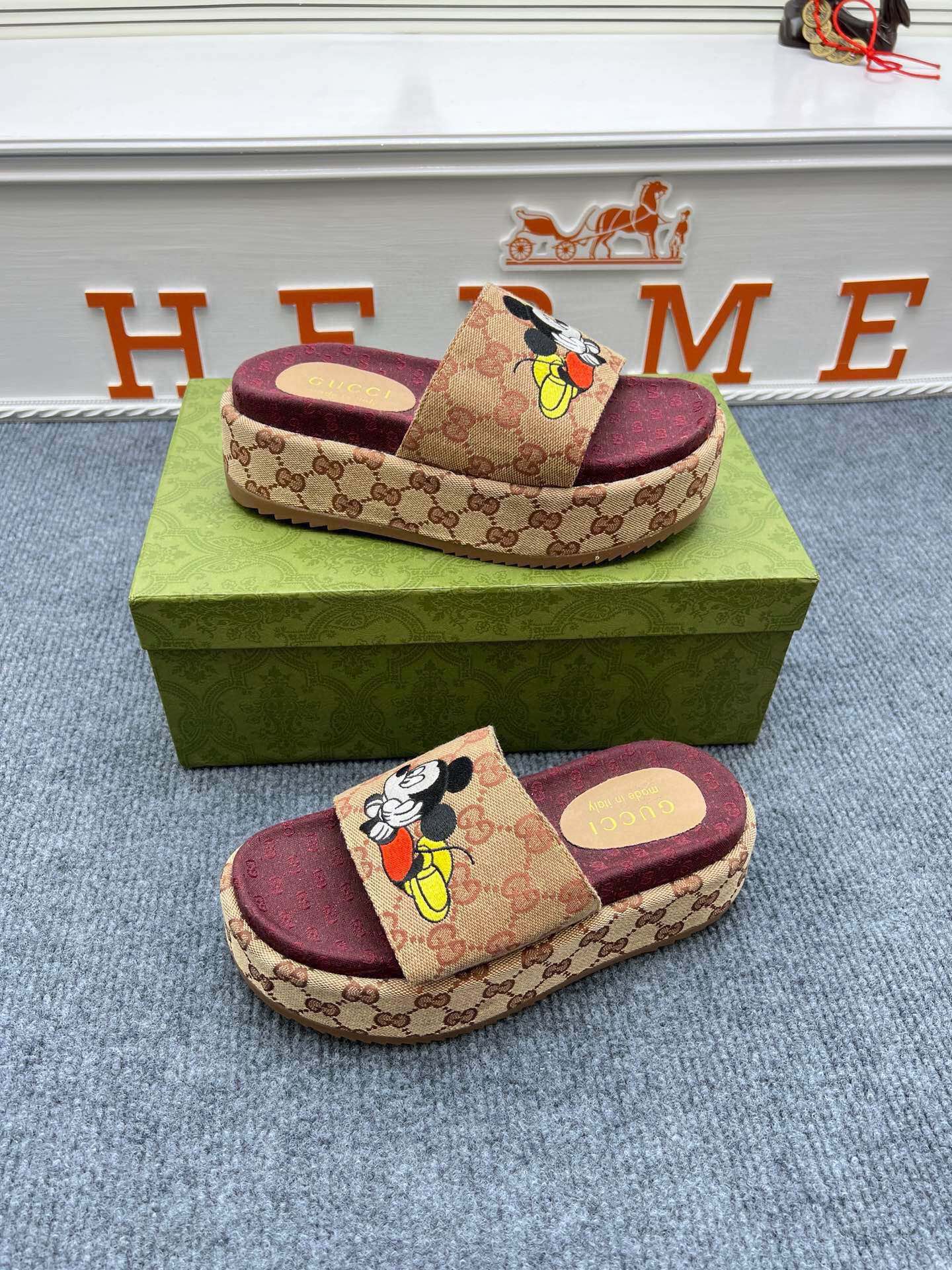 54B122ZDE Stylish slippers  Sole thickness 5.5cm