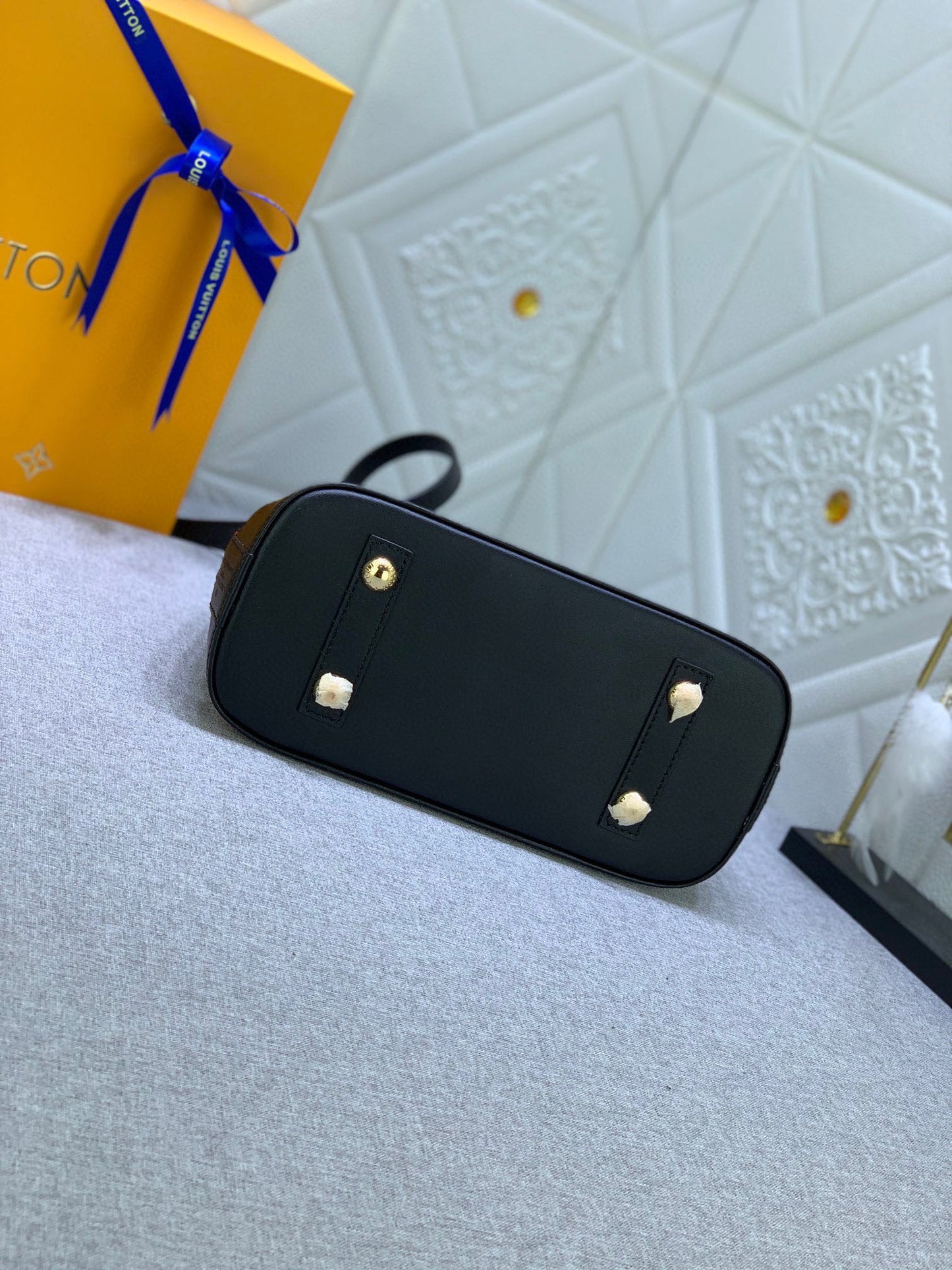 2XE337BDE Stylish leather bag 