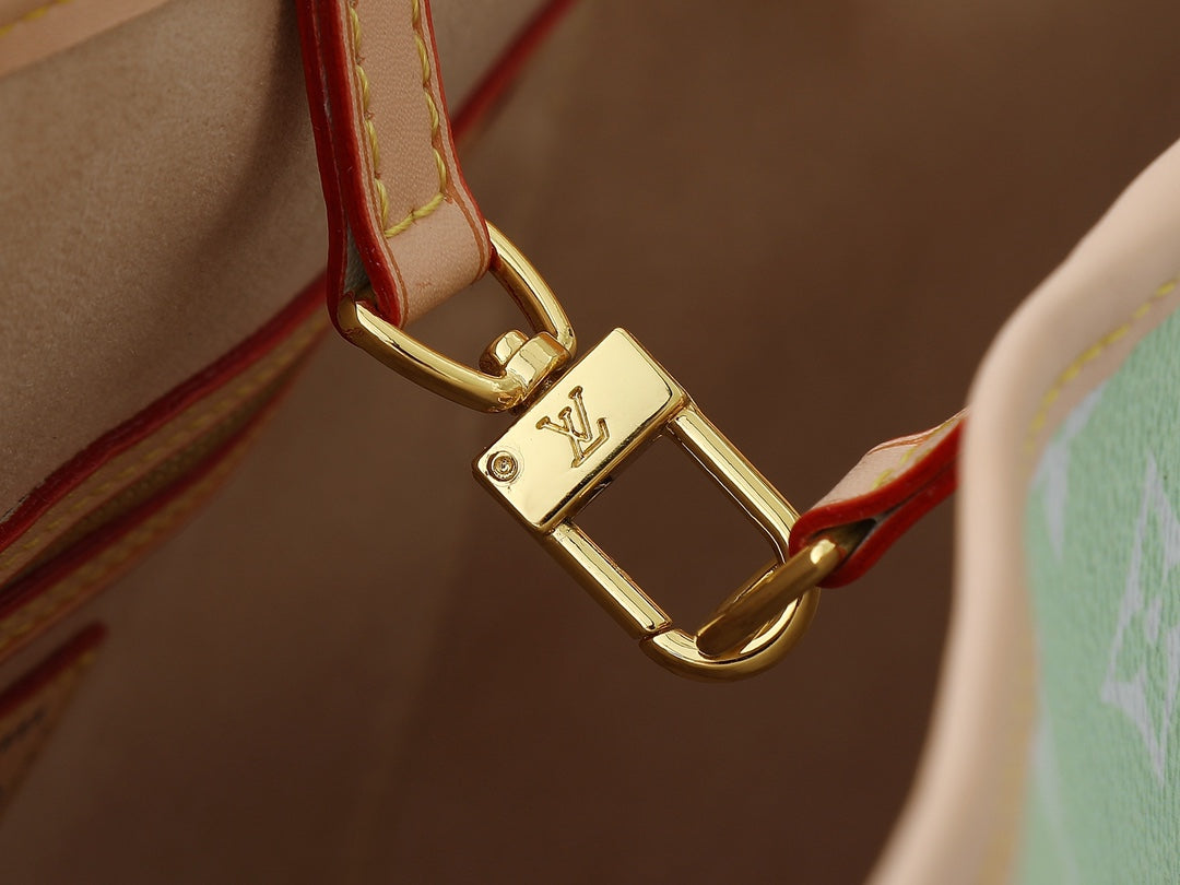 175NE6BDE Stylish leather bag