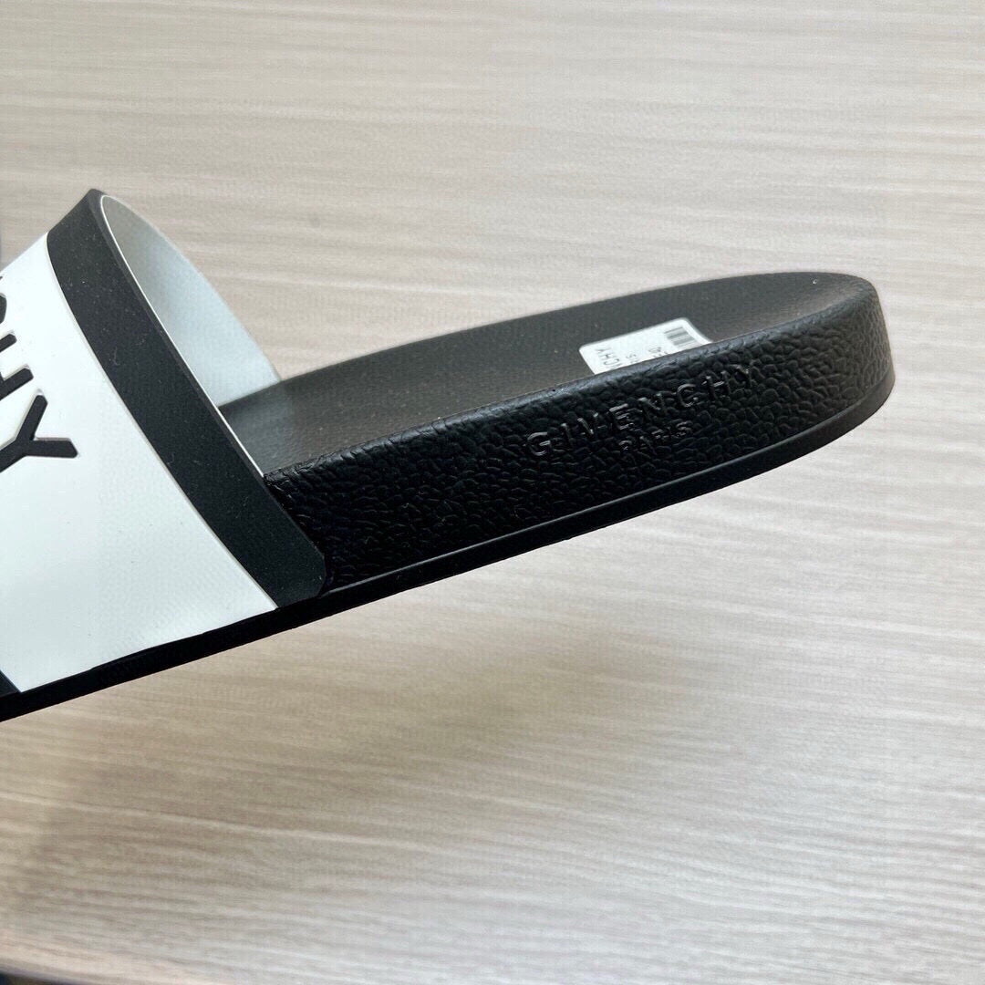 535ZGV264ZDE Stylish Slippers