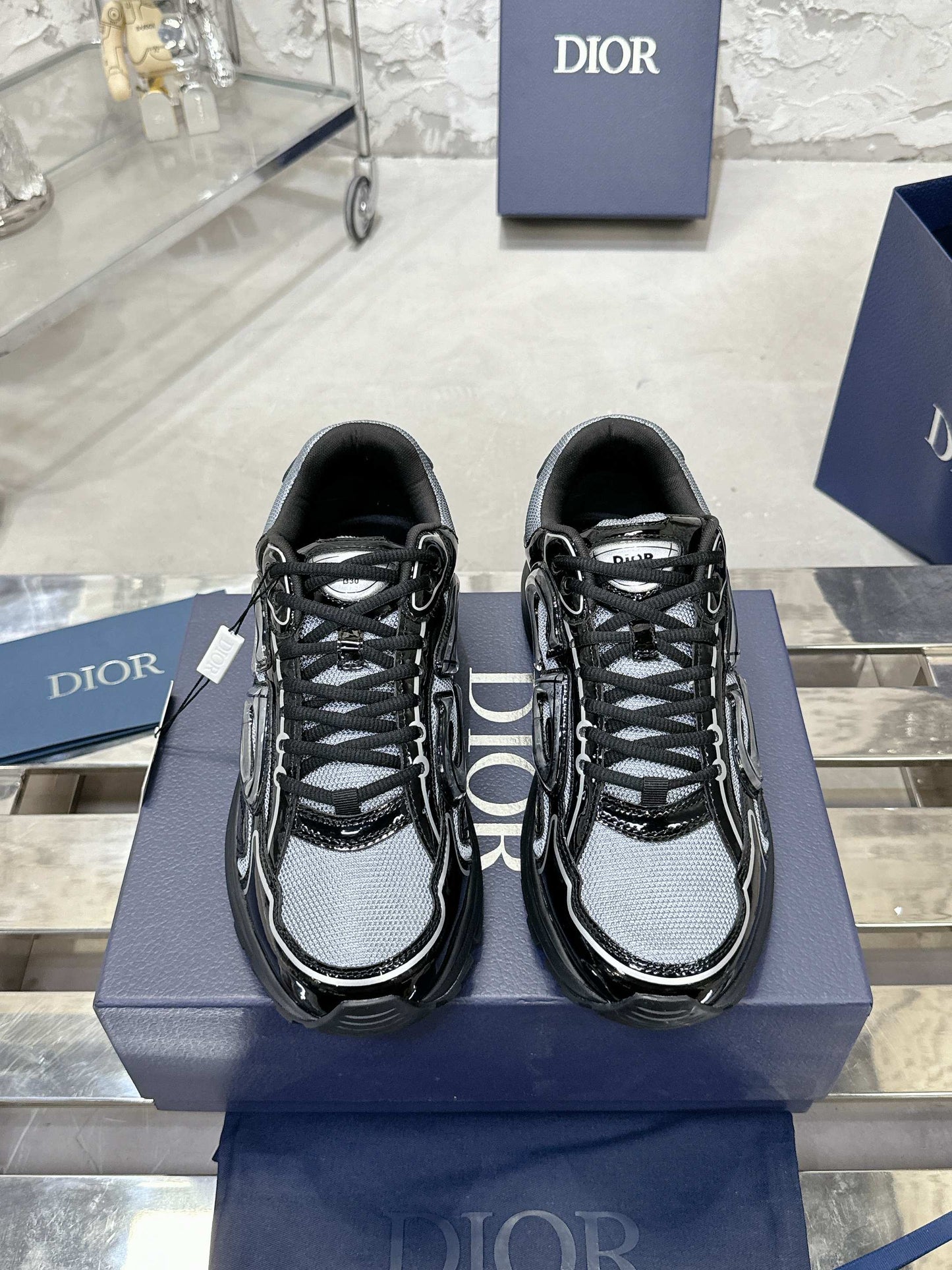 245RD2ZDE Stylish Sneakers