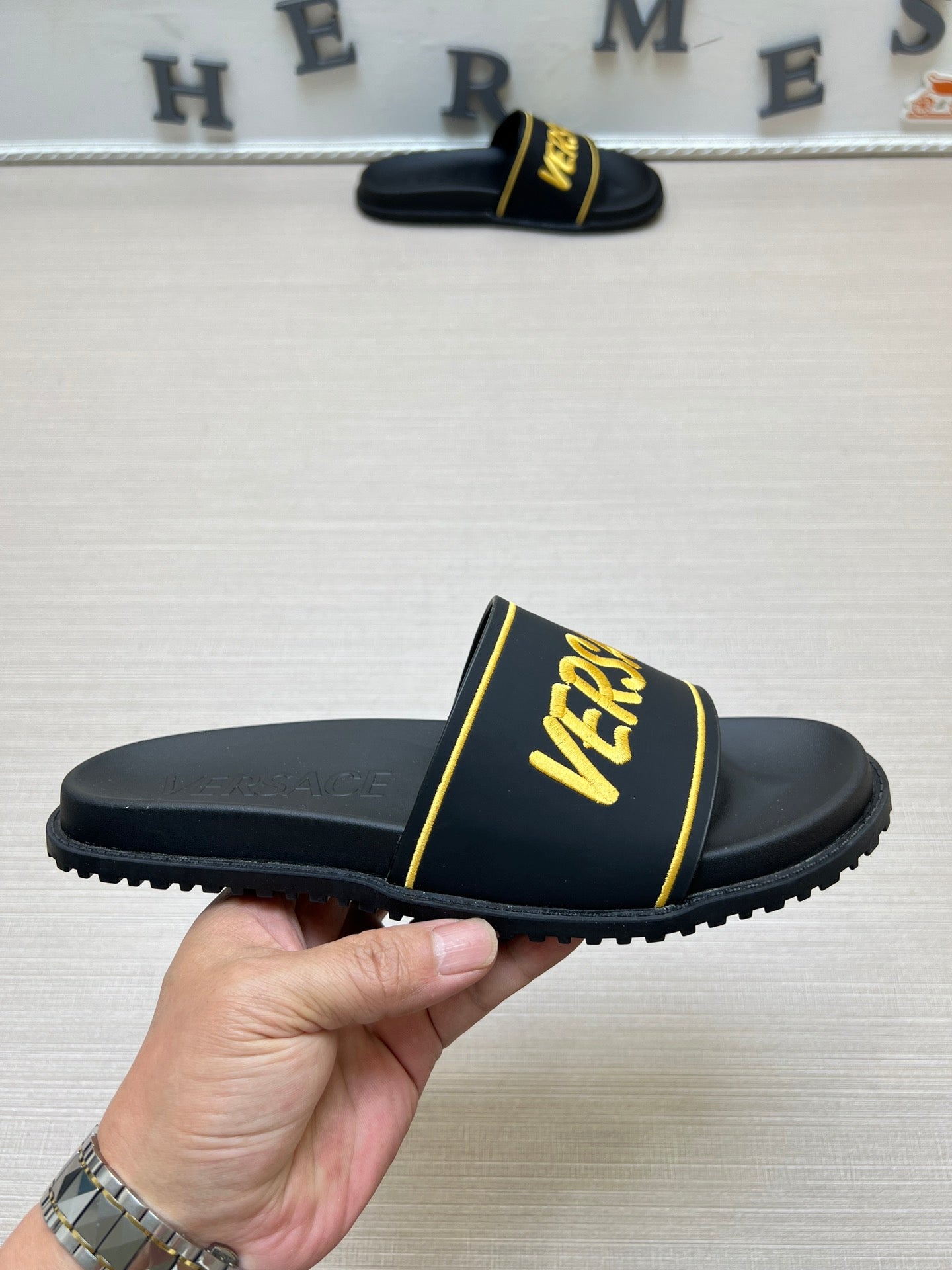 54V54ZDE Stylish slippers