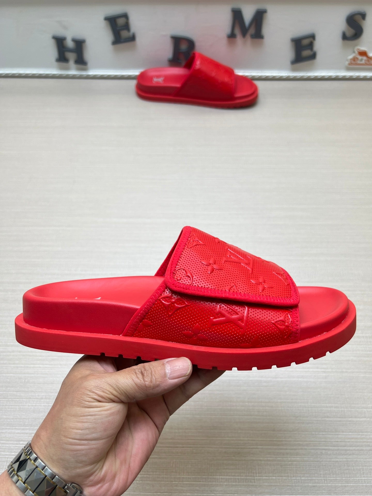 54E112ZDE Stylish slippers