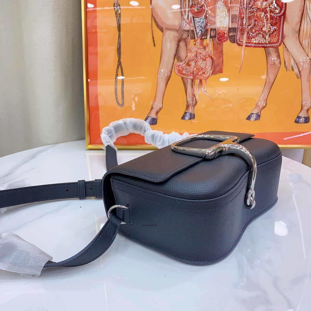 155NH8BDE Stylish leather bag