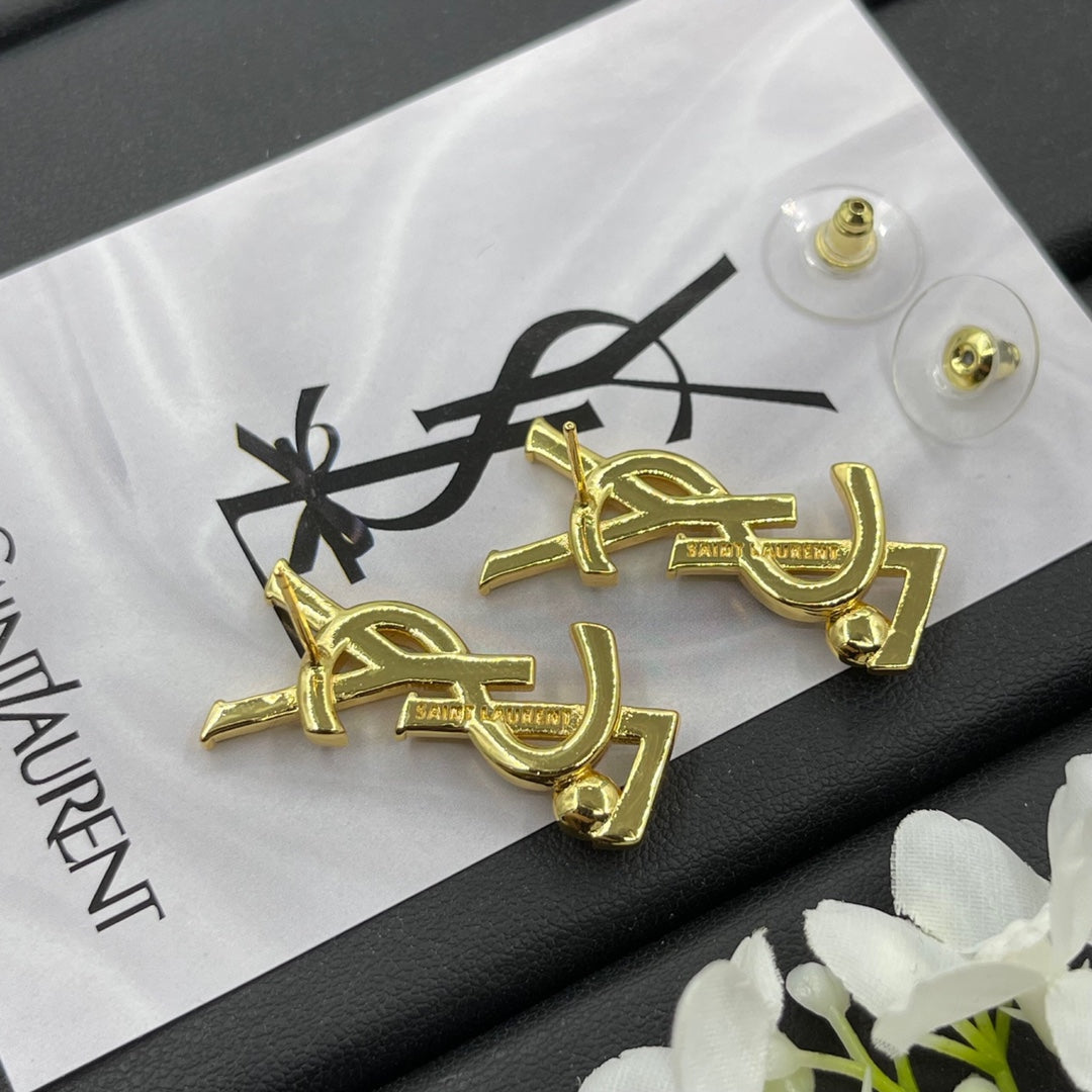 1YSL464EDE Stylish Earrings