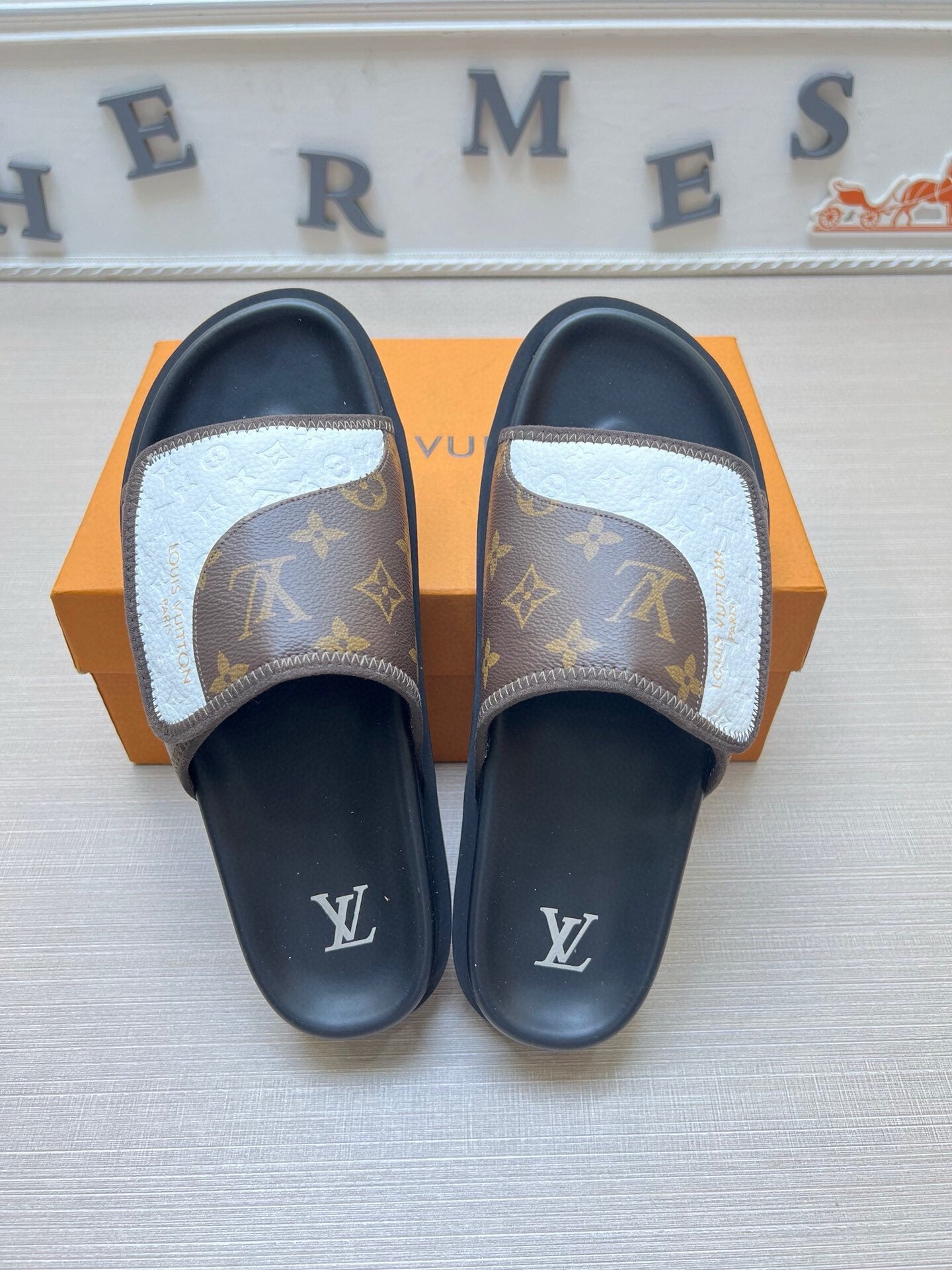 5WE250ZDE Stylish Slippers