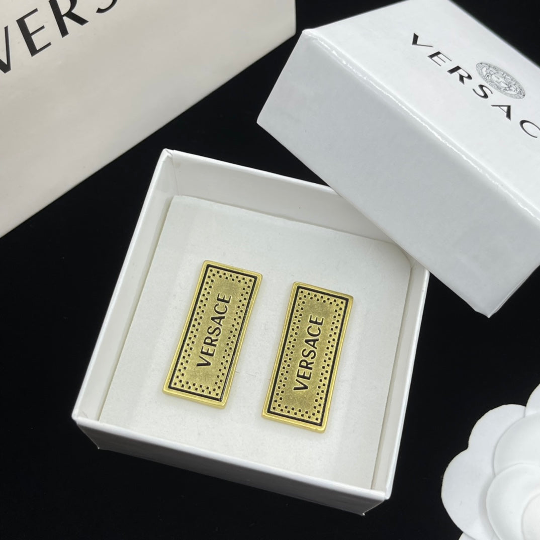 14V974EDE Stylish Earrings