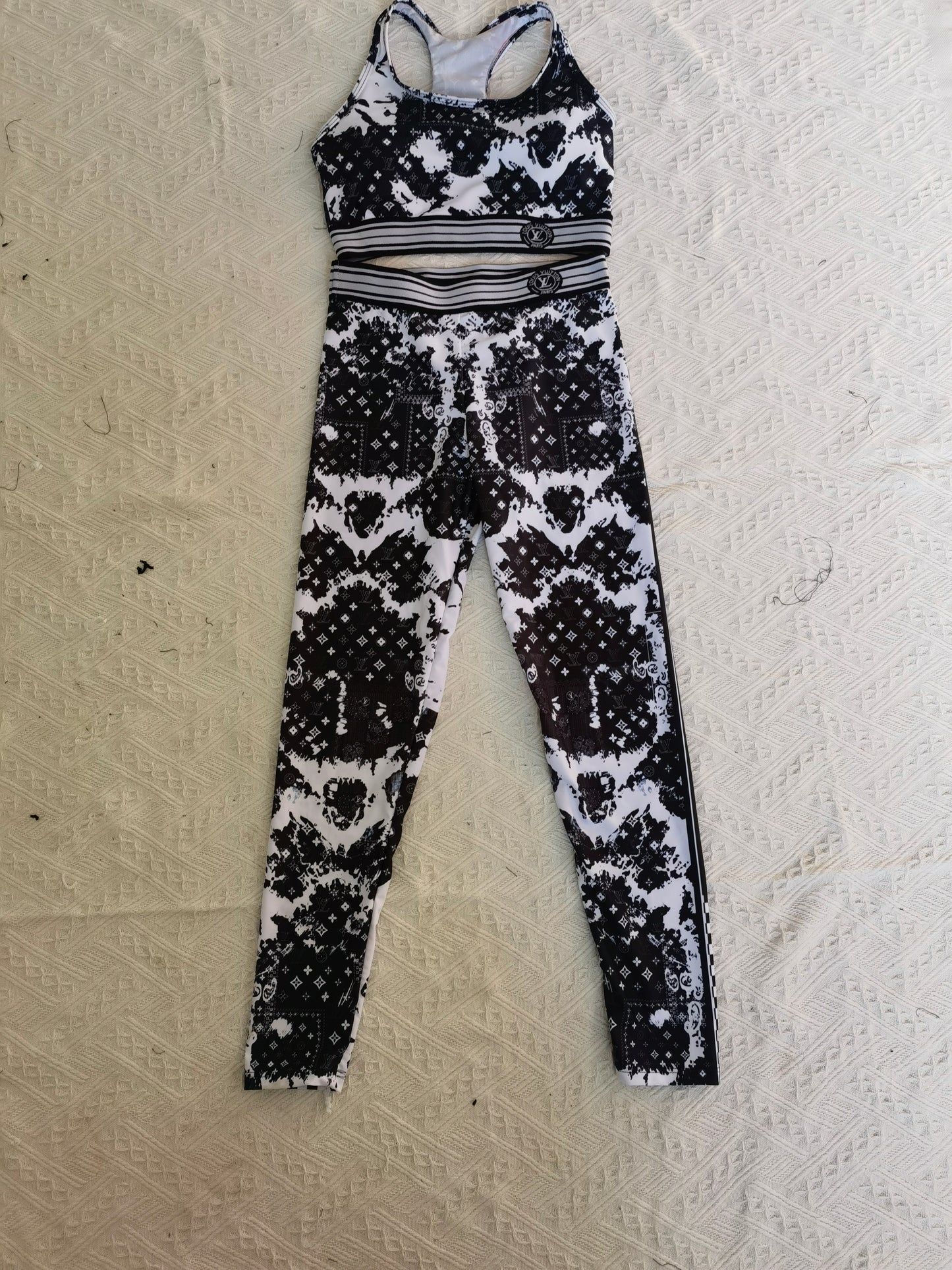 14E38YDE Stylish Long sleeve swimsuit