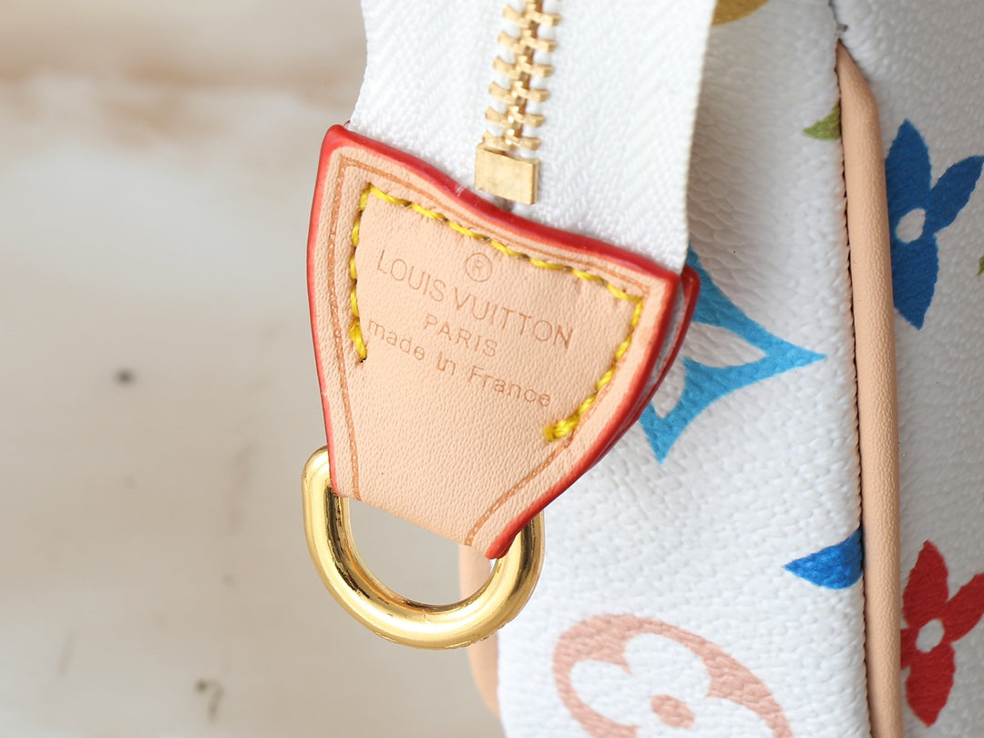 155NE30BDE Stylish leather bag