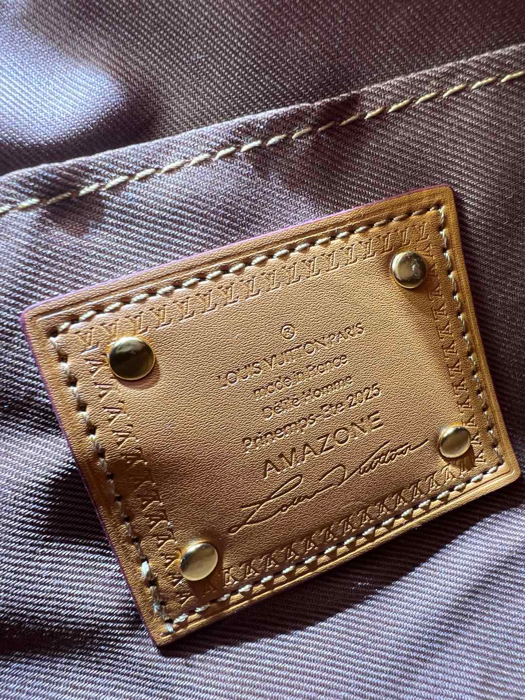 2WE39BDE Stylish leather bag