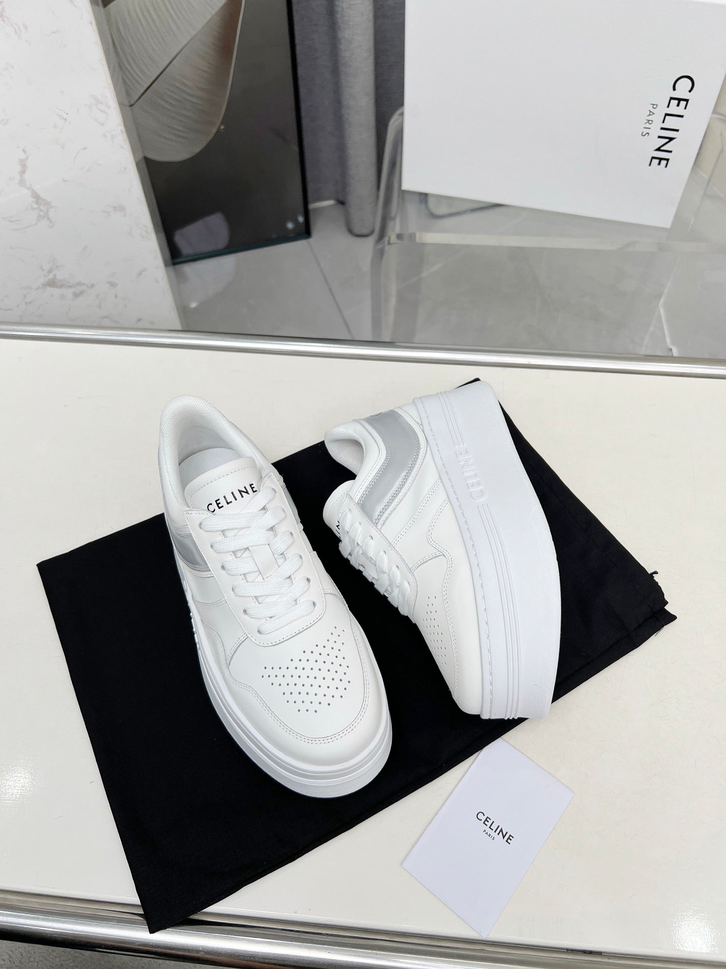 255QA50ZDE Stylish leather shoes