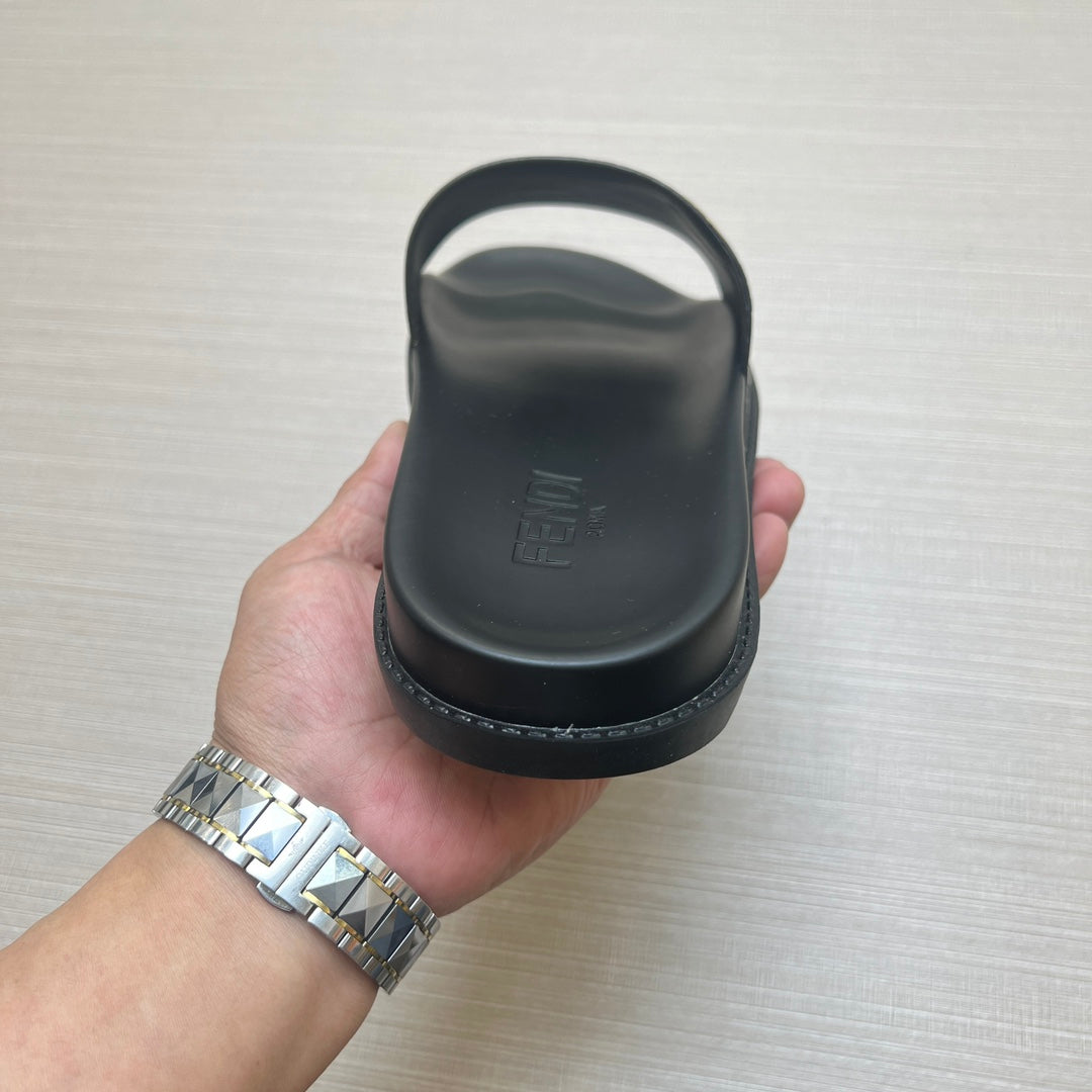 54F121ZDE Stylish slippers