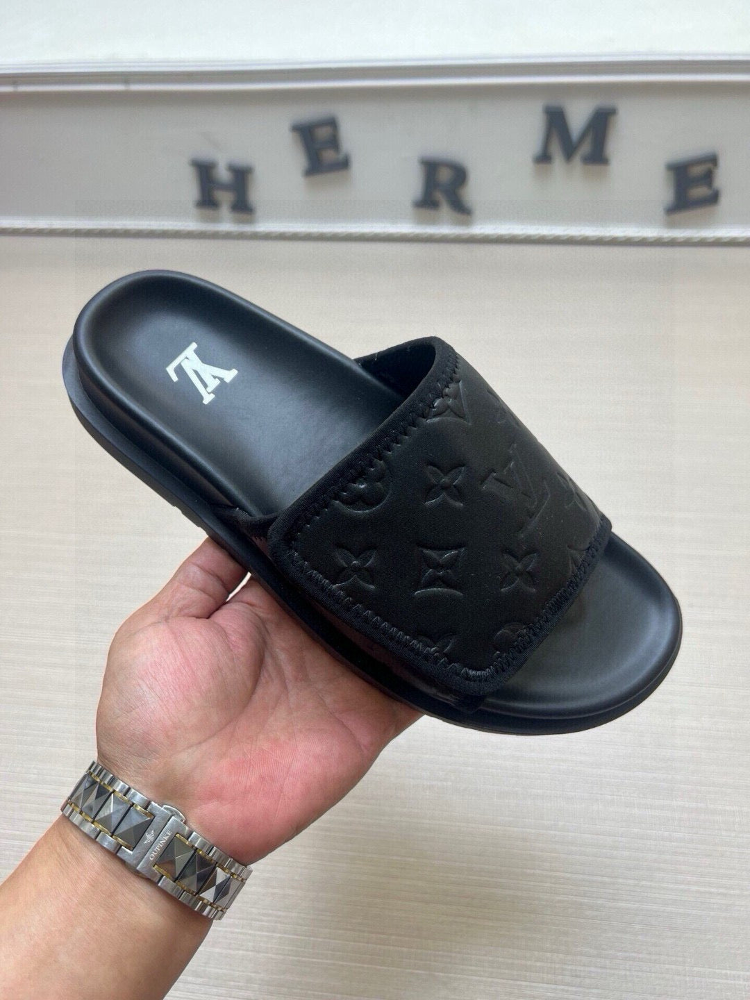 5QE5ZDE Stylish Slippers