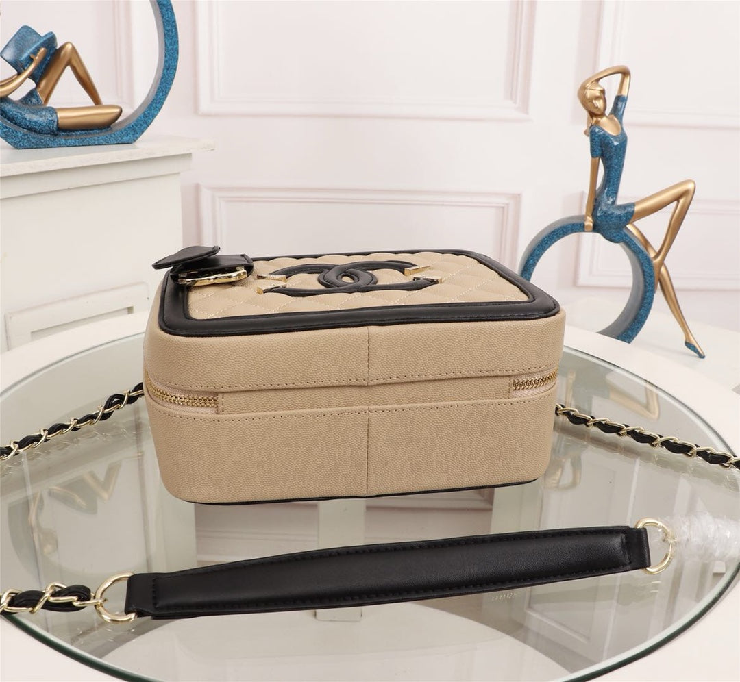 165NC124BDE Stylish leather bag