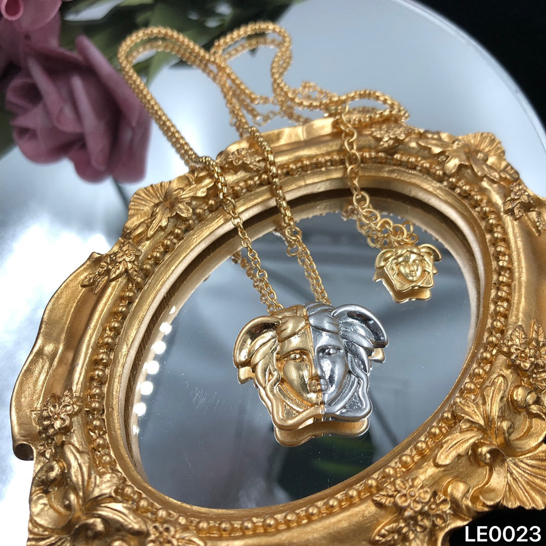 175RV49XDE Stylish Necklaces