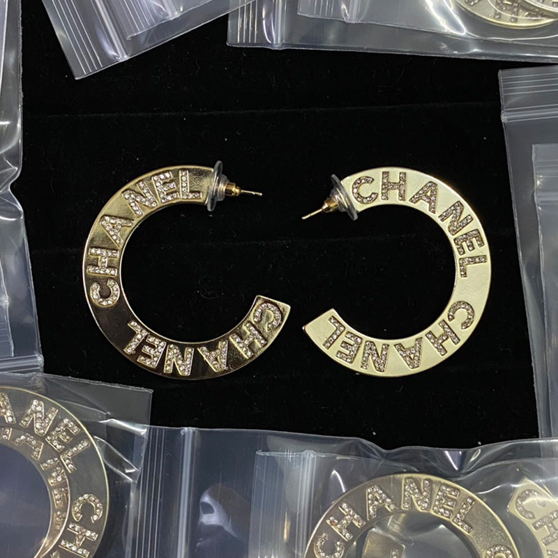 14C215EDE Stylish Earrings