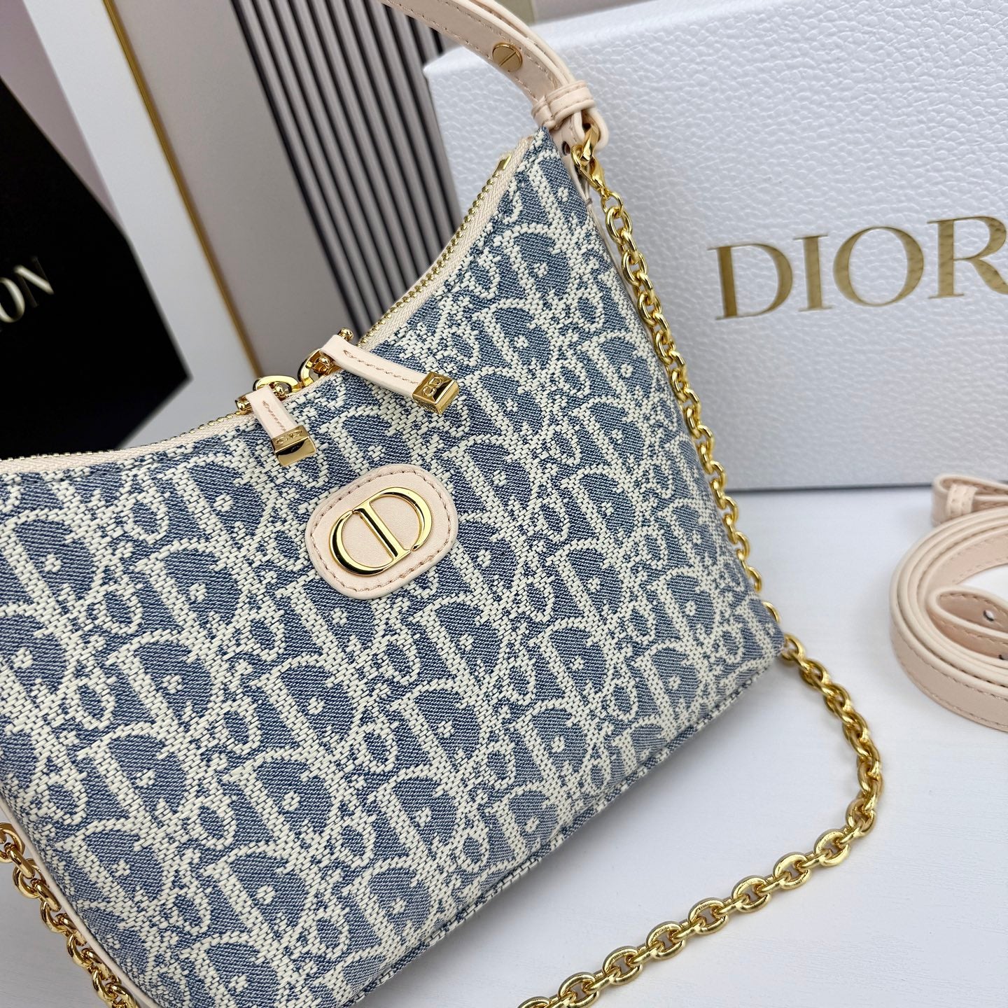 15RD67BDE Stylish bag