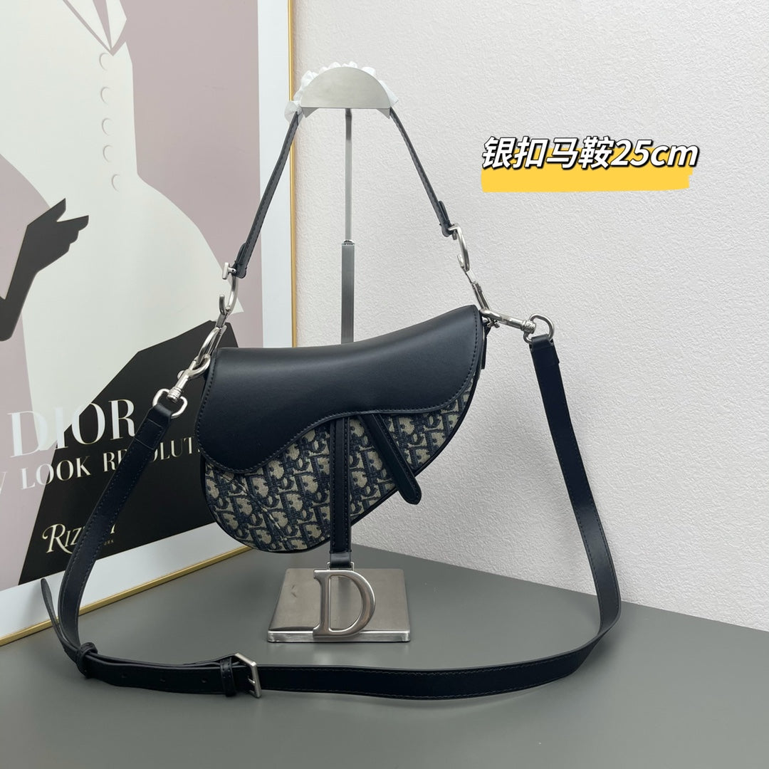 1WD90BDE Stylish leather bag