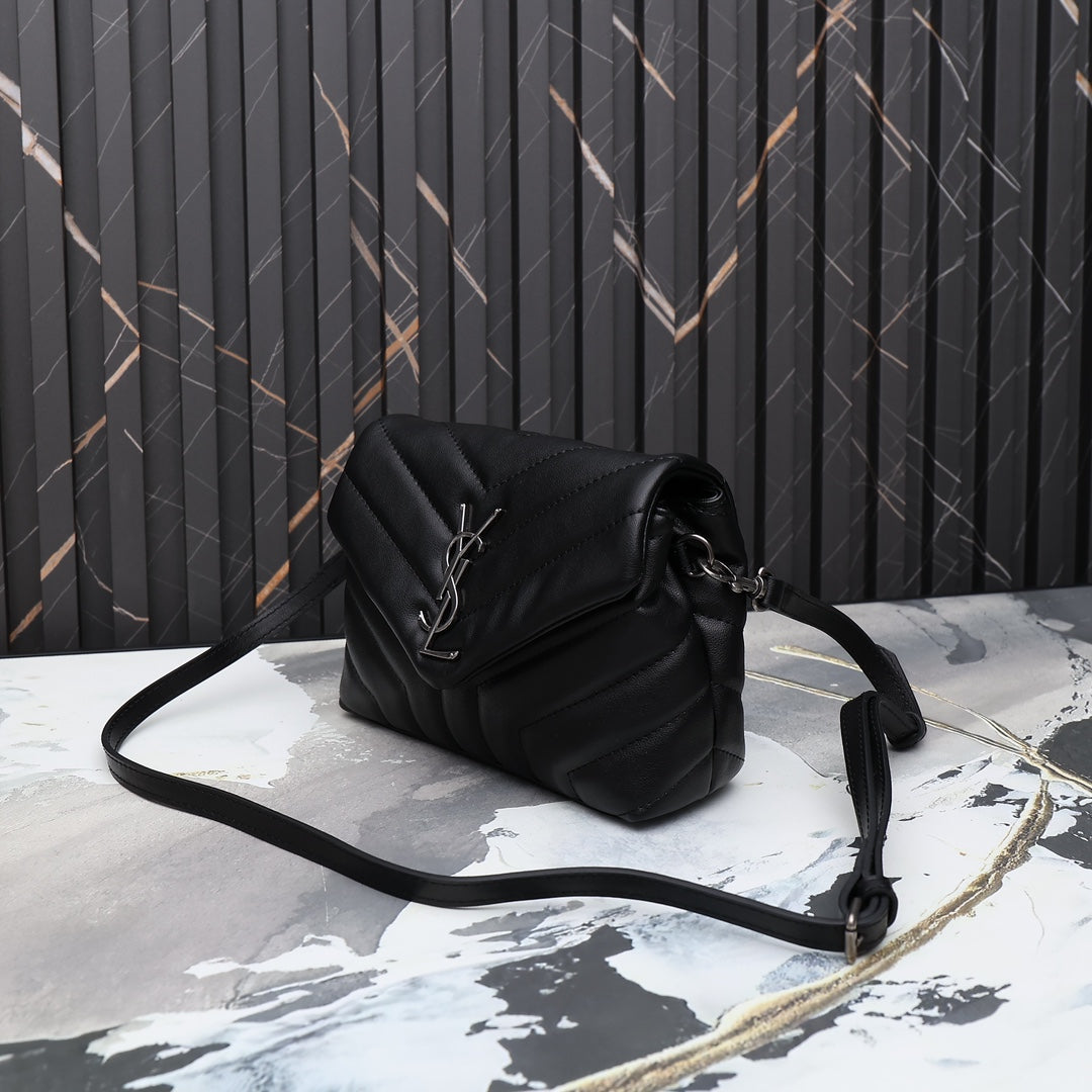 1XSL267BDE Stylish leather bag 