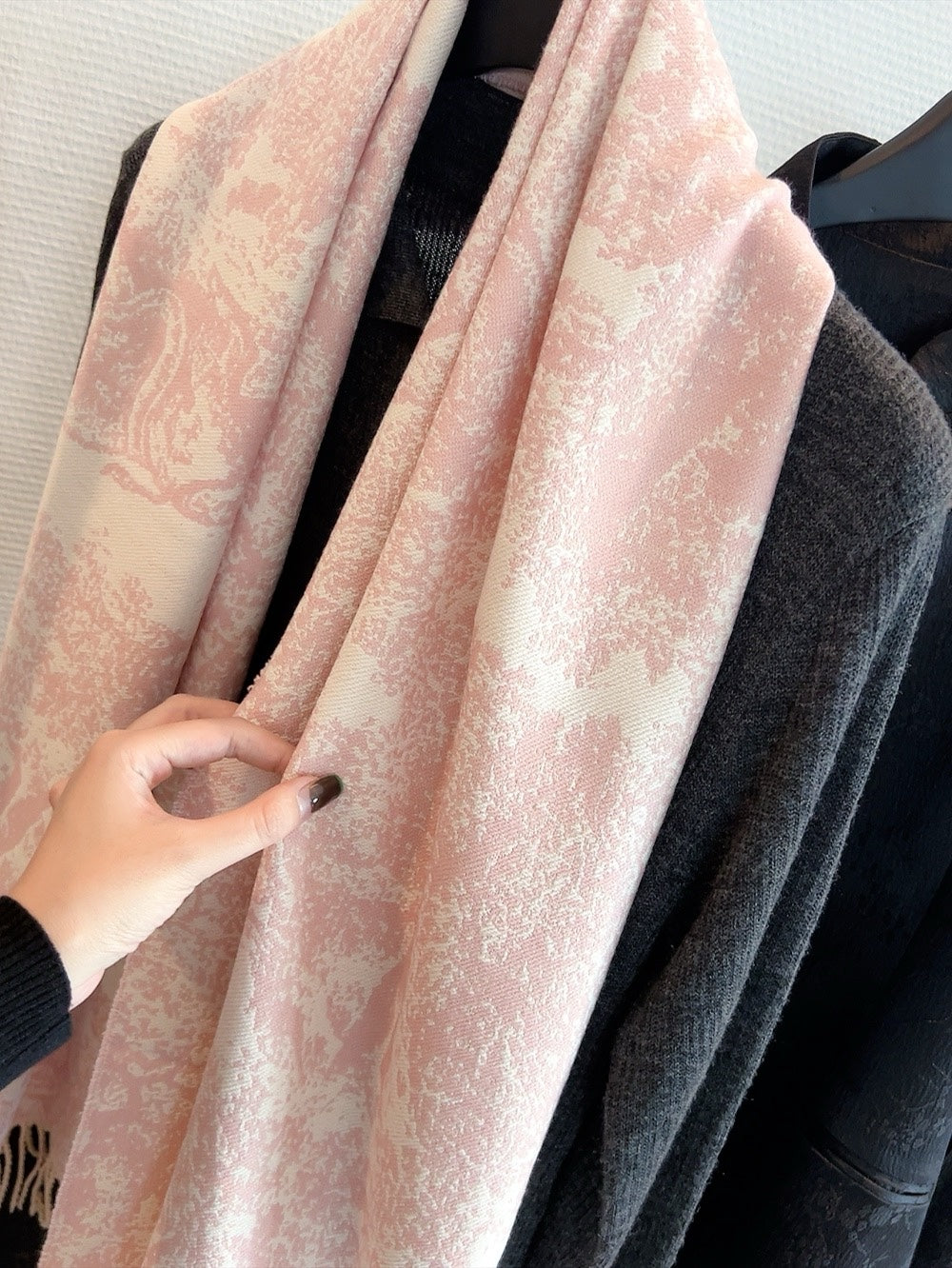 185ZD13WDE Stylish Winter Scarves