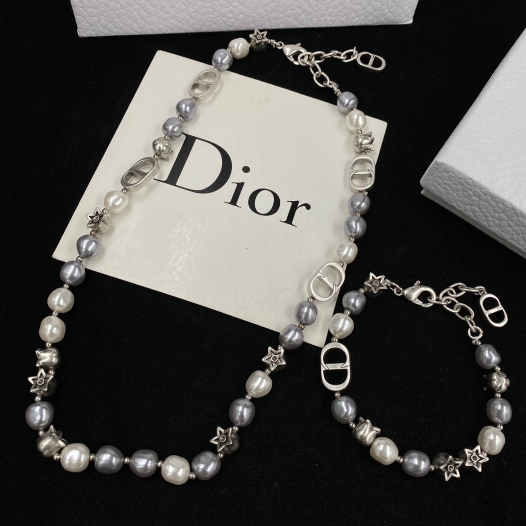 175RD23XDE Stylish Necklaces . Bracelets