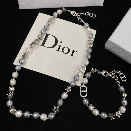 175RD23XDE Stylish Necklaces . Bracelets